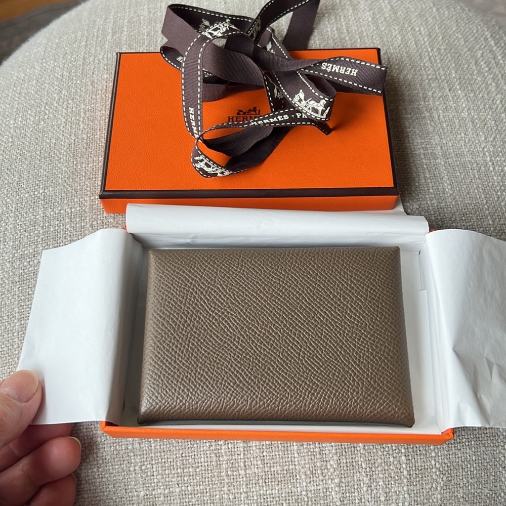 Hermes Calvi Epsom Cardholder in Etoupe with Box